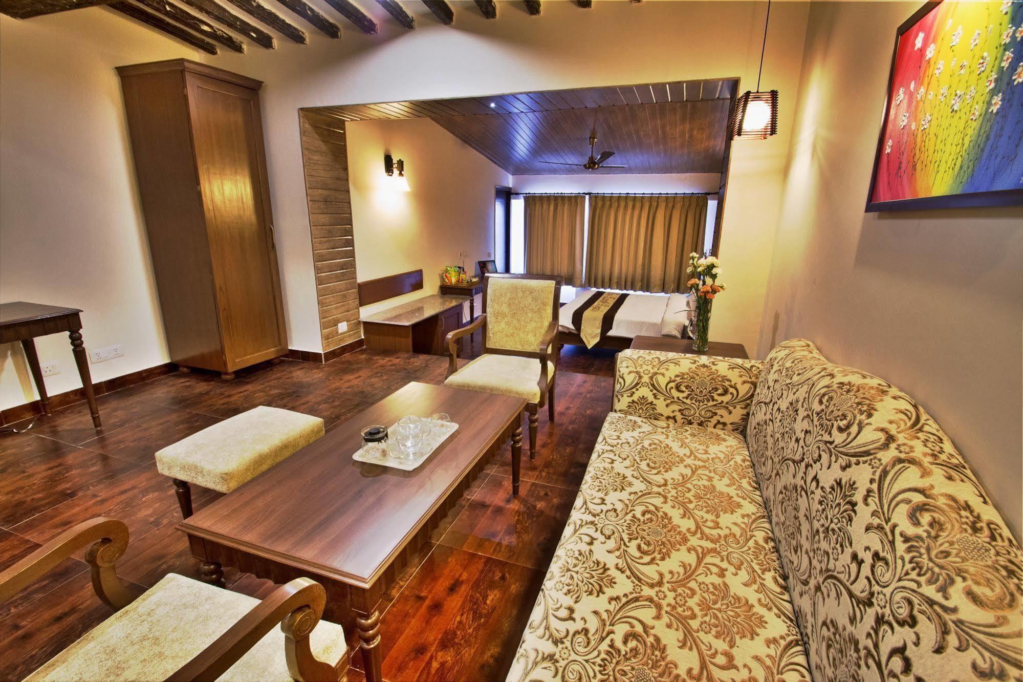 One Earth Royale Boutique Hotel Mussoorie Esterno foto